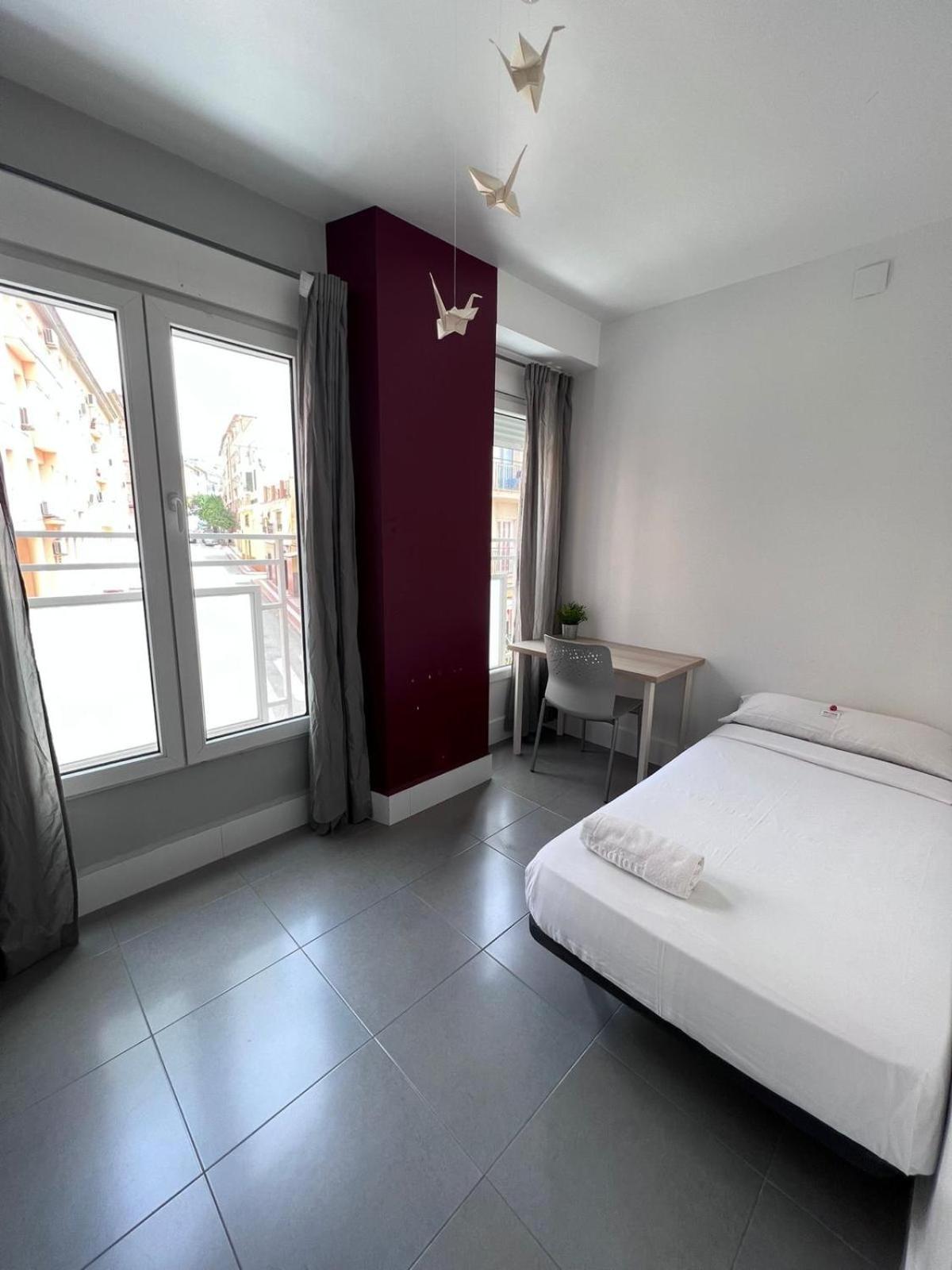 Bbtk Malaga Hostel ภายนอก รูปภาพ