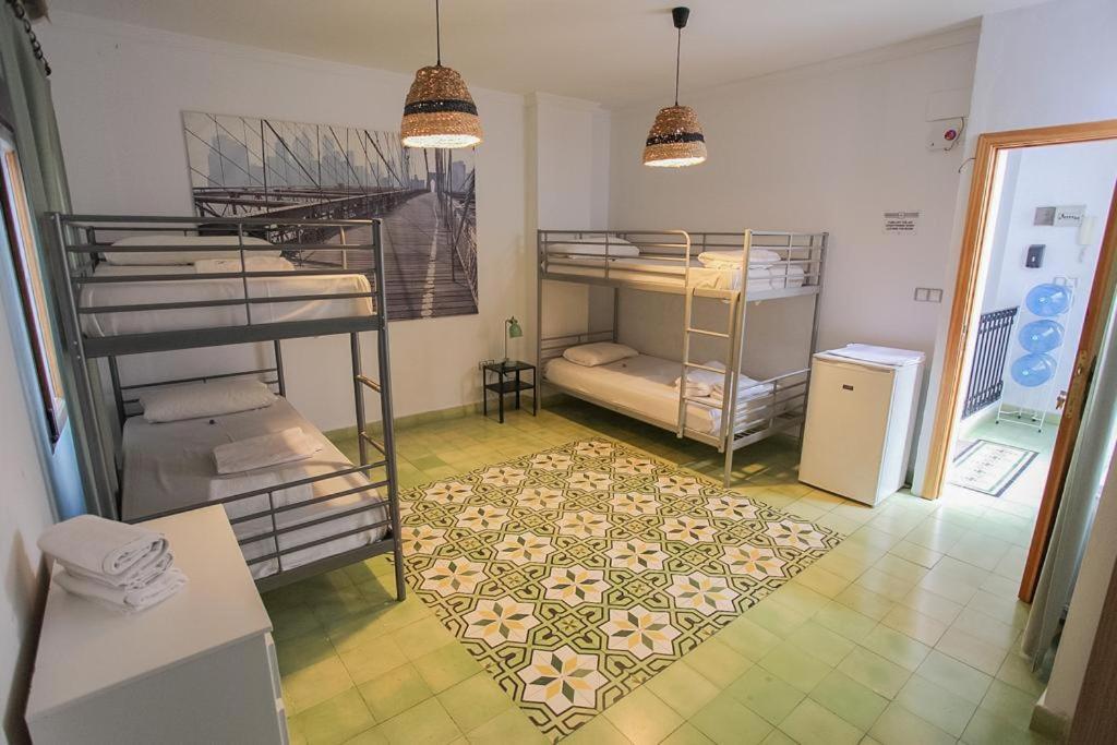 Bbtk Malaga Hostel ภายนอก รูปภาพ